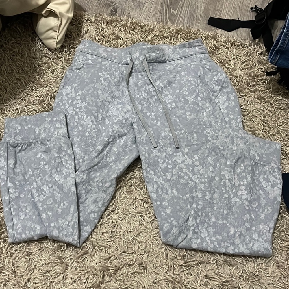 Lululemon 3/4 joggers